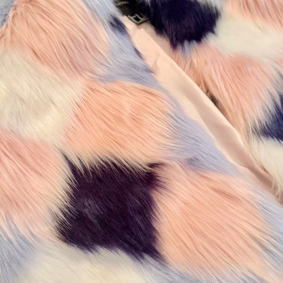 Forever 21 Faux Fur Patch Jacket – Pink, Light Blue, Dark Blue & White (Size M) - Picture 3 of 6
